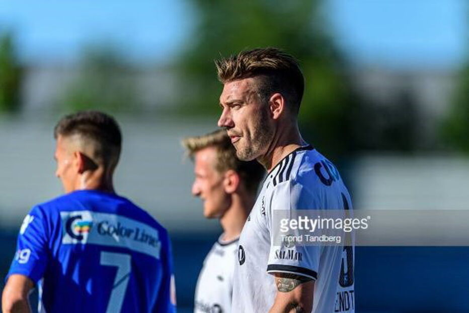 Bendtner num jogo do Rosenborg