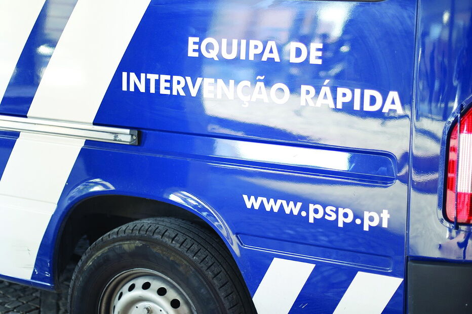 Vítima acabou por ser libertada após uma ação de agentes de Equipa de Intervenção Rápida da PSP de Loures 