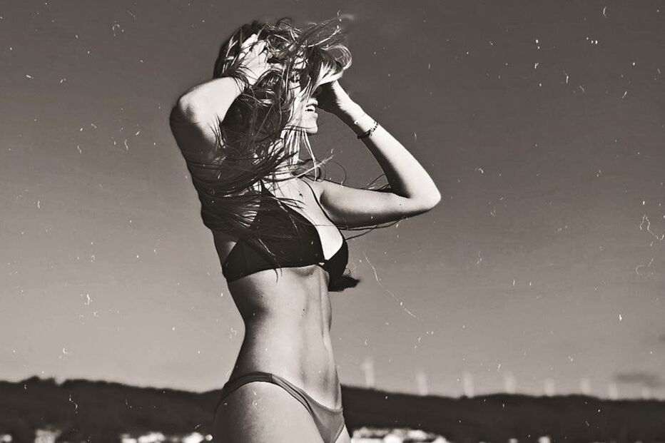 Filha de Figo mostra-se muito sexy