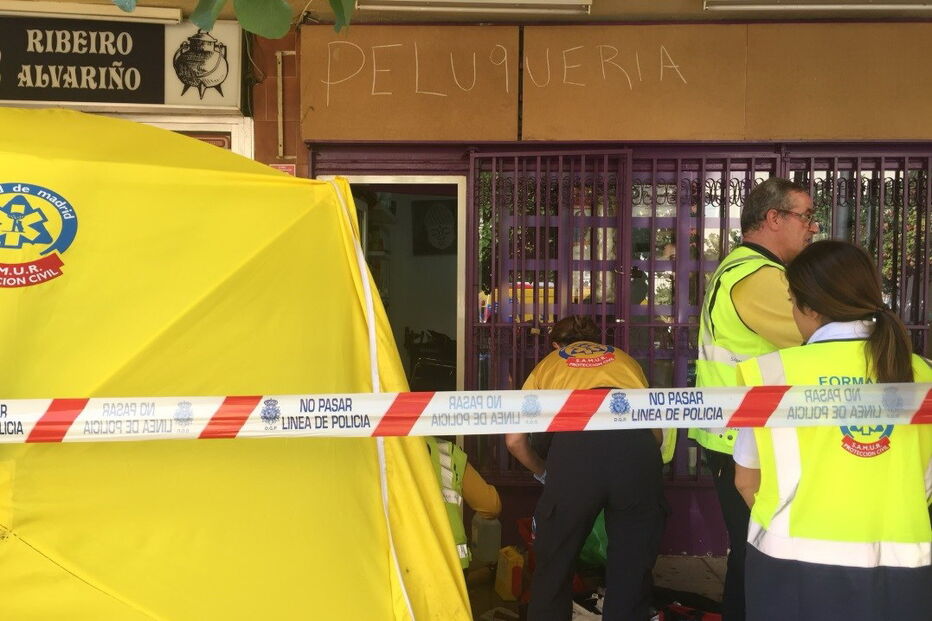 Mulher esfaqueada até à morte em cabeleireiro de Madrid
