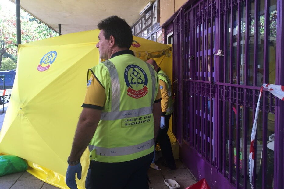 Mulher esfaqueada até à morte em cabeleireiro de Madrid