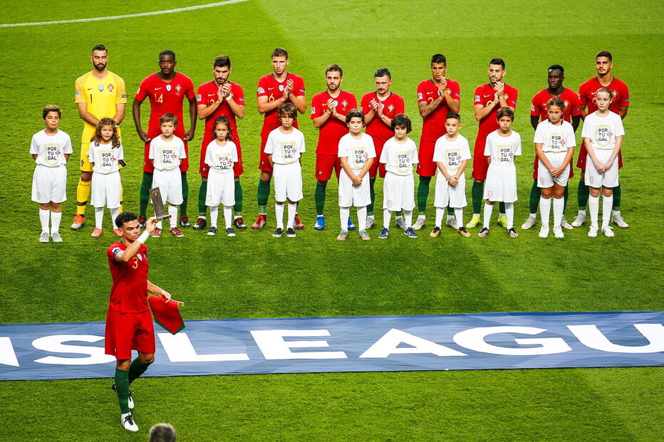 Pepe homenageado no jogo 100 pela seleção nacional