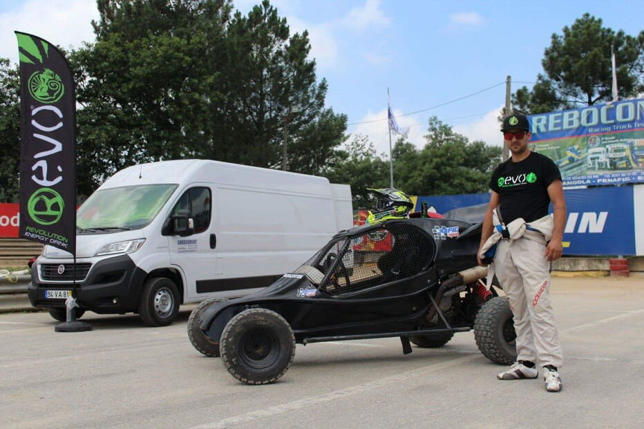 2018-09-10_21_34_37 37800404_2043630552617147_6454980845366149120_n.jpg