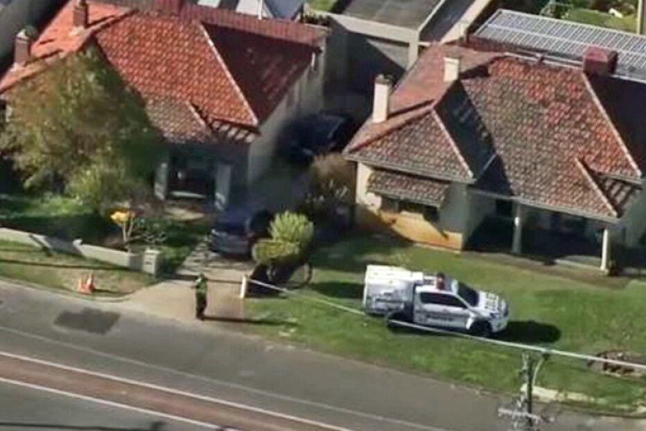 Jovem mata família e mantém corpos em casa durante seis dias 