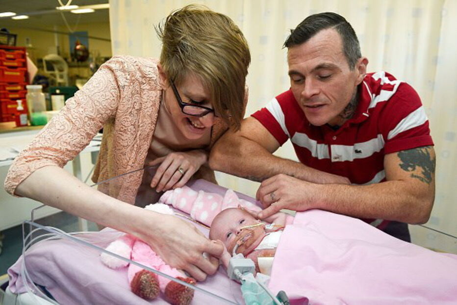 Vanellope e os pais Dean Wilkins e Naomi Findlay