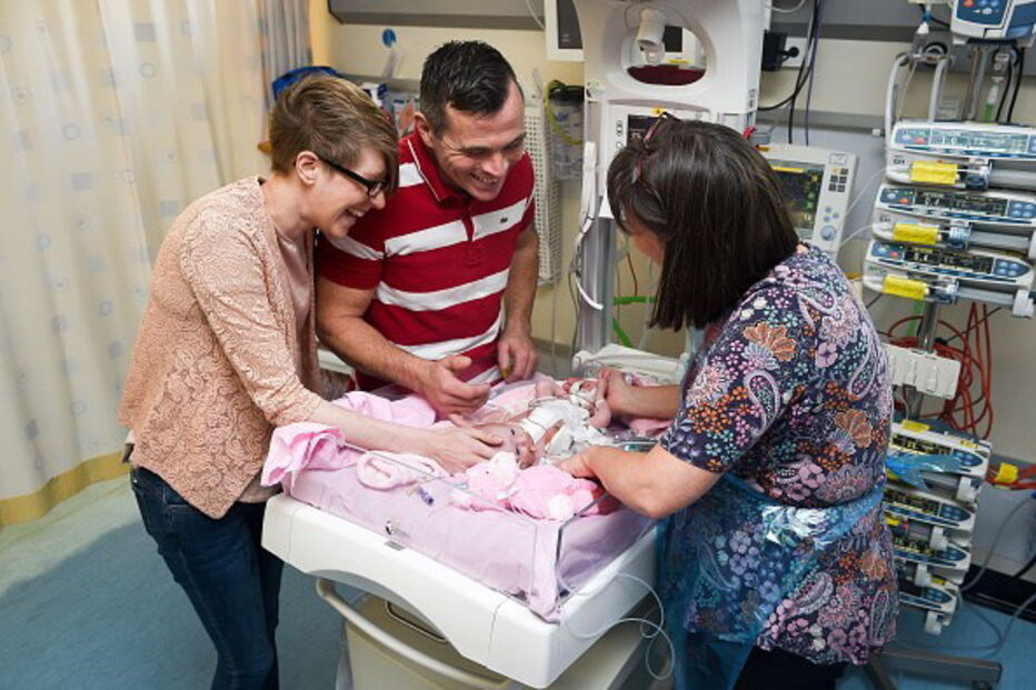 Vanellope e os pais Dean Wilkins e Naomi Findlay