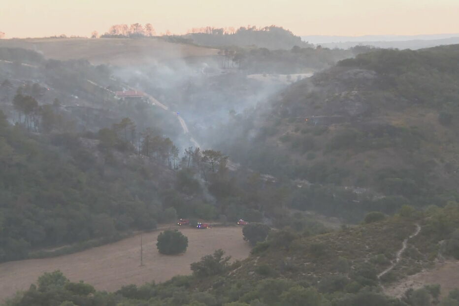 Bombeiros feridos em incêndios em Santarém