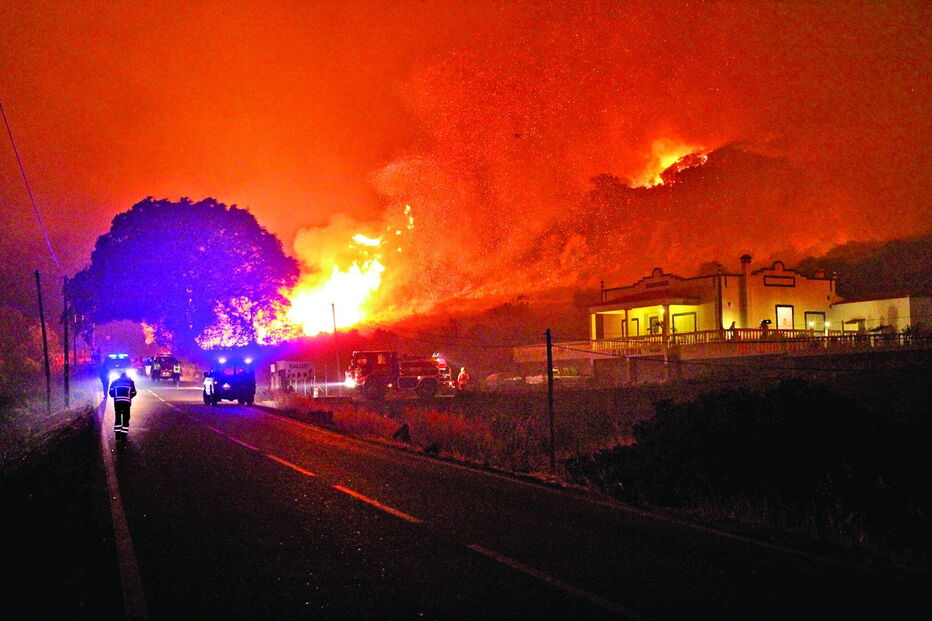 Incêndio ateado em setembro de 2016 destruiu milhares de hectares de floresta e mato na serra de Monchique