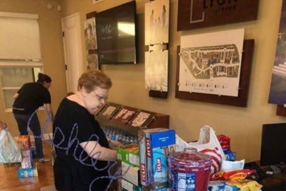 Imagens dos donativos publicadas por Ashley Bemis