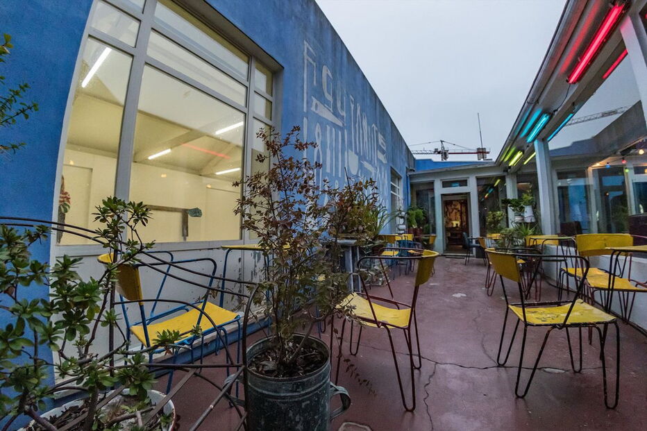 O espaço 'Maus Hábitos', no Porto, é dedicado às arte em formas de expressão