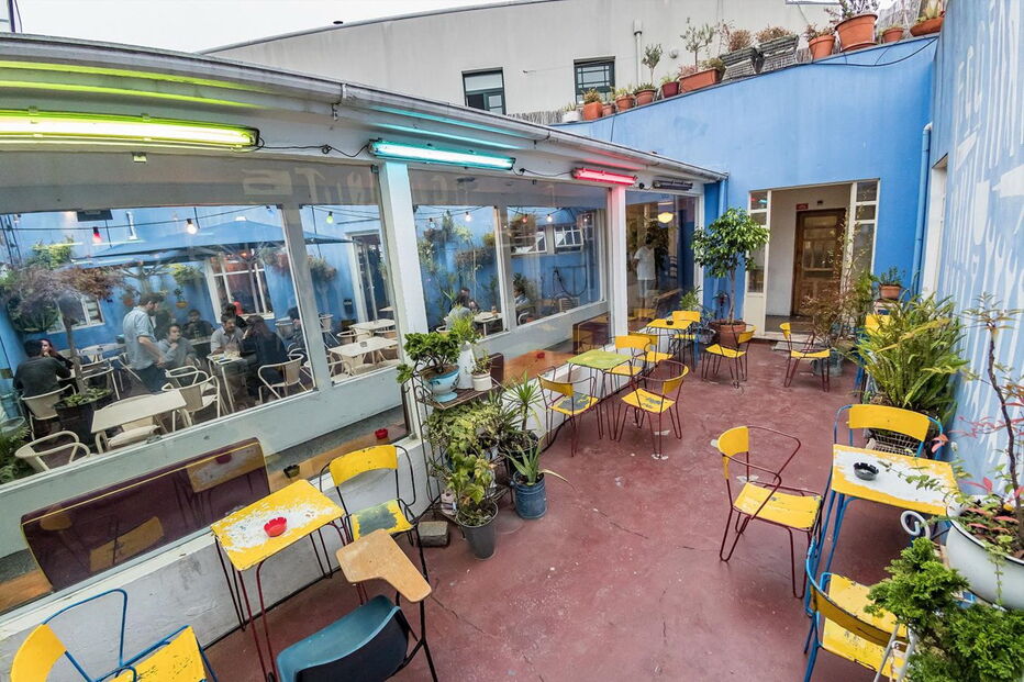 O espaço 'Maus Hábitos', no Porto, é dedicado às arte em formas de expressão