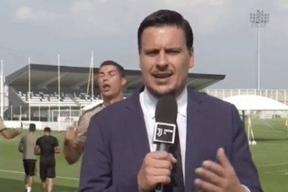 Cristiano Ronaldo brinca com jornalista e tenta imitá-lo durante treino