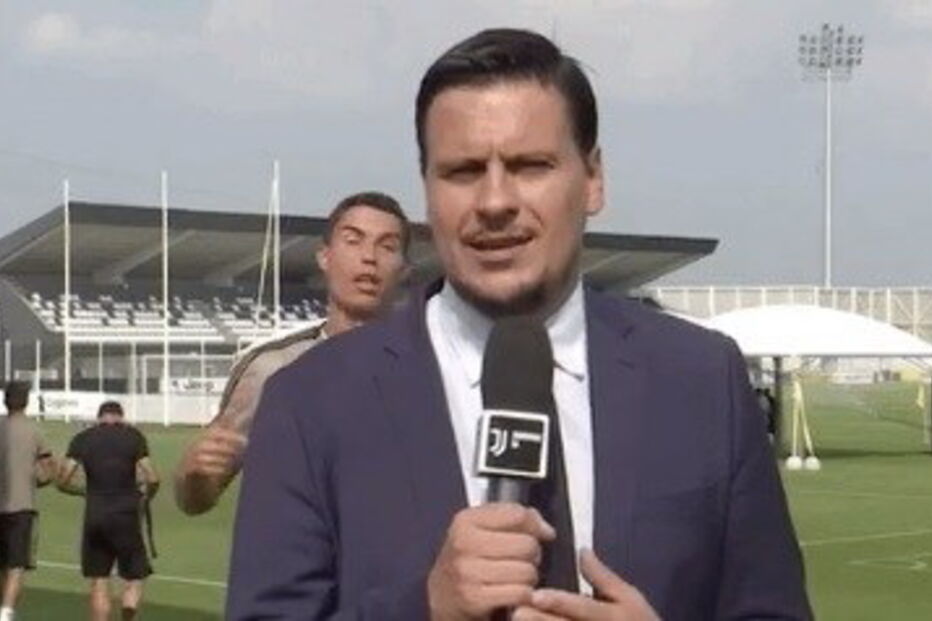 Cristiano Ronaldo brinca com jornalista e tenta 'imitá-lo' durante treino