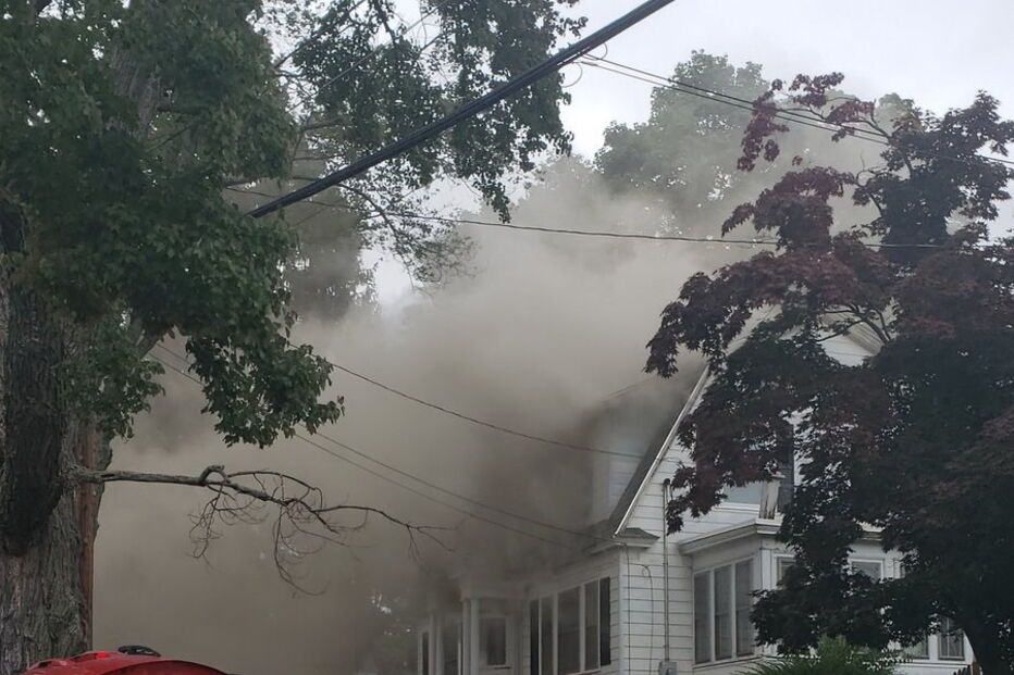 Dezenas de explosões e incêndios em casas causam o pânico nos Estados Unidos