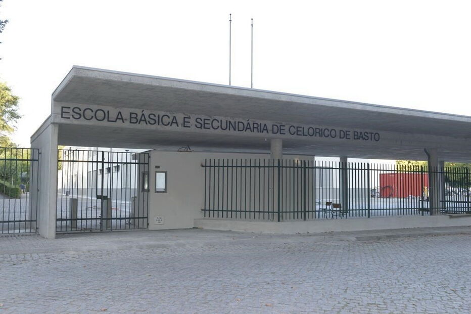 Escola Básica e Secundária está pronta e melhorada para este ano letivo e será reinaugurada na segunda-feira