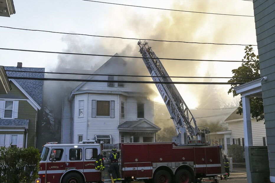 Dezenas de explosões e incêndios em casas causam o pânico nos Estados Unidos