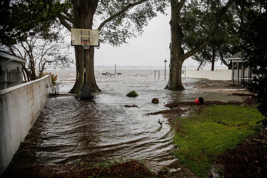 As imagens da passagem do Furacão Florence pelos Estados Unidos 