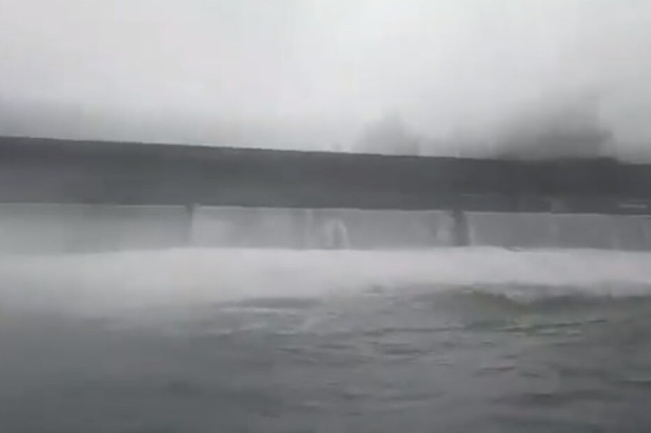 Imagens mostram violência da tempestade Helene nos Açores