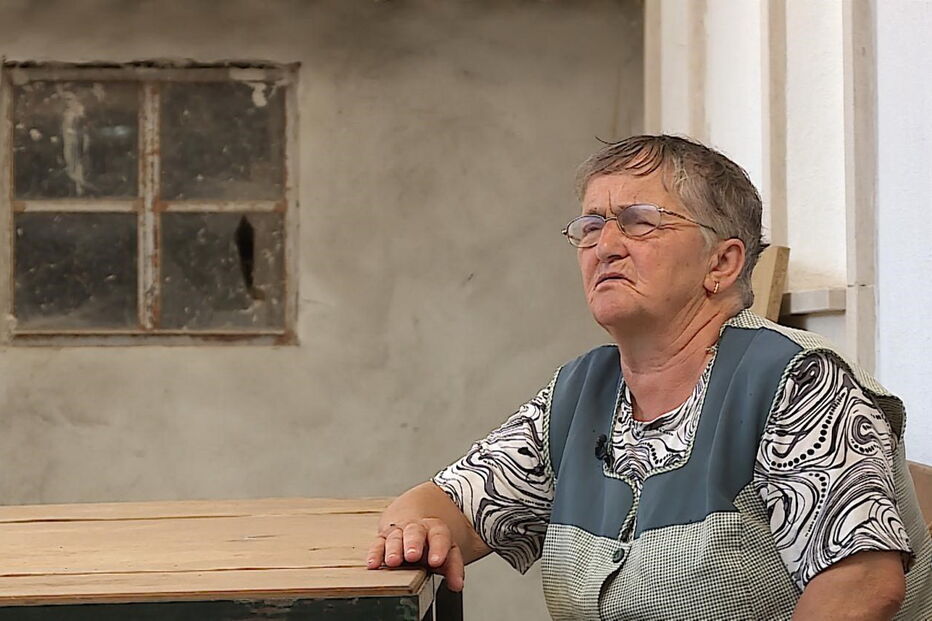 Graziela tem 71 anos. Perdeu a visão há 15 na sequência de uma intervenção cirúrgica