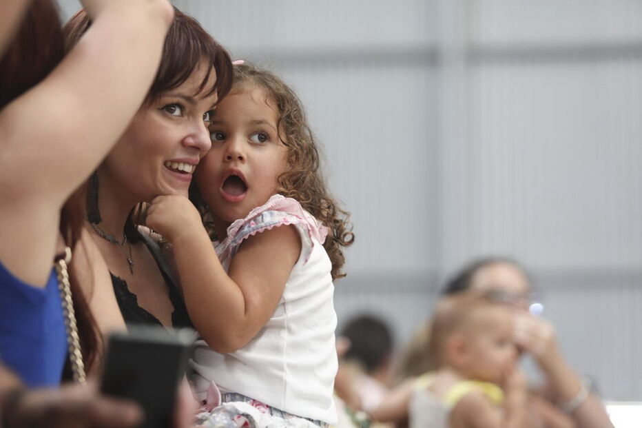Militares foram recebidos com beijos e abraços dos familiares que os aguardavam no Aeroporto de Figo Maduro 