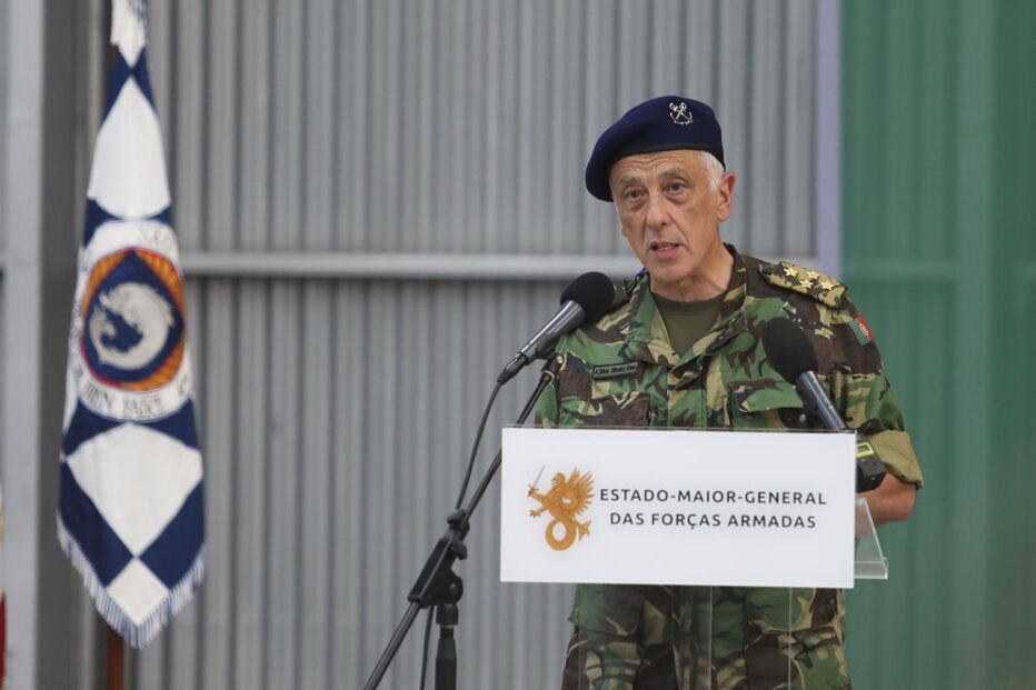 Militares foram recebidos com beijos e abraços dos familiares que os aguardavam no Aeroporto de Figo Maduro 