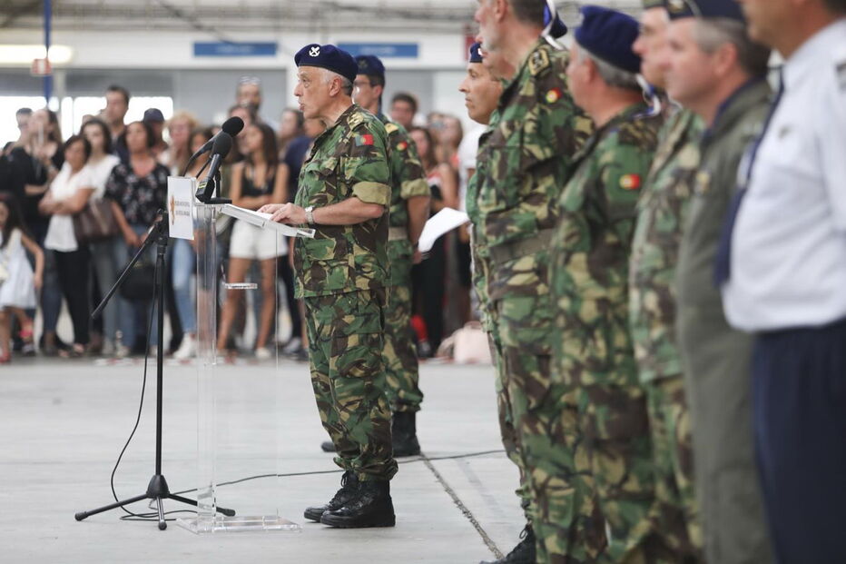 Militares foram recebidos com beijos e abraços dos familiares que os aguardavam no Aeroporto de Figo Maduro 