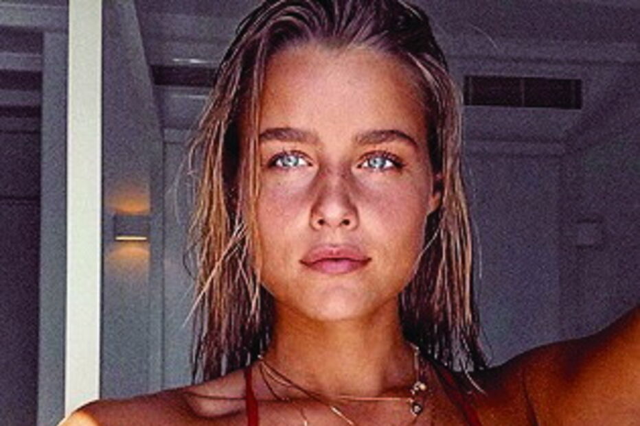 Kelly Bailey foi partilhando também imagens sensuais, tendo sido muito elogiada pelos seguidores