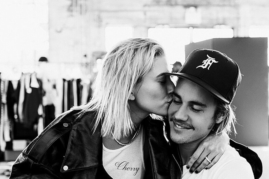 Justin Bieber e Hailey Baldwin têm partilhado momentos apaixonados