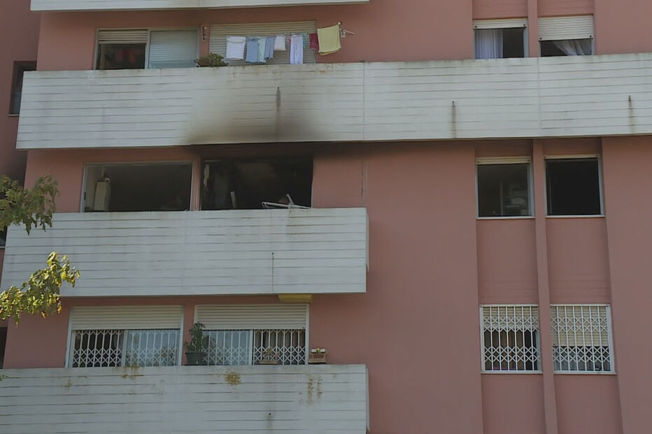 Incêndio em habitação em Almada