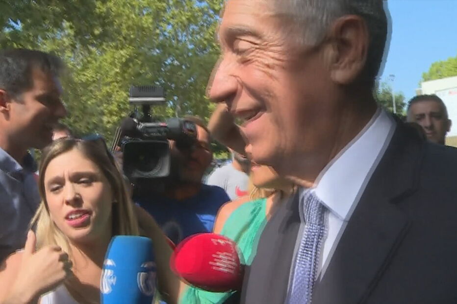 Marcelo Rebelo de Sousa interrompido por protesto de professores em Celorico de Basto