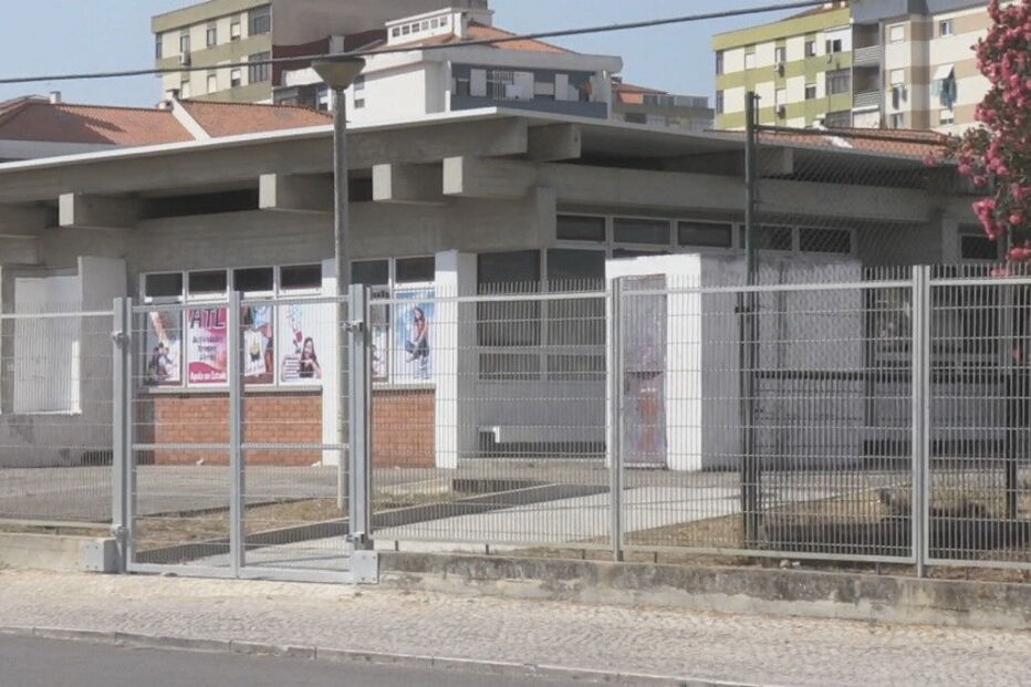 Jovem de 14 anos esfaqueado junto a escola da Amora, no Seixal