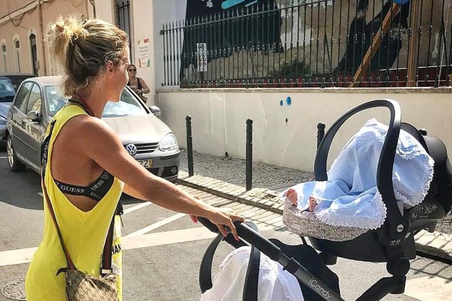 Luciana Abreu mostra fotos a passear com as filhas gémeas