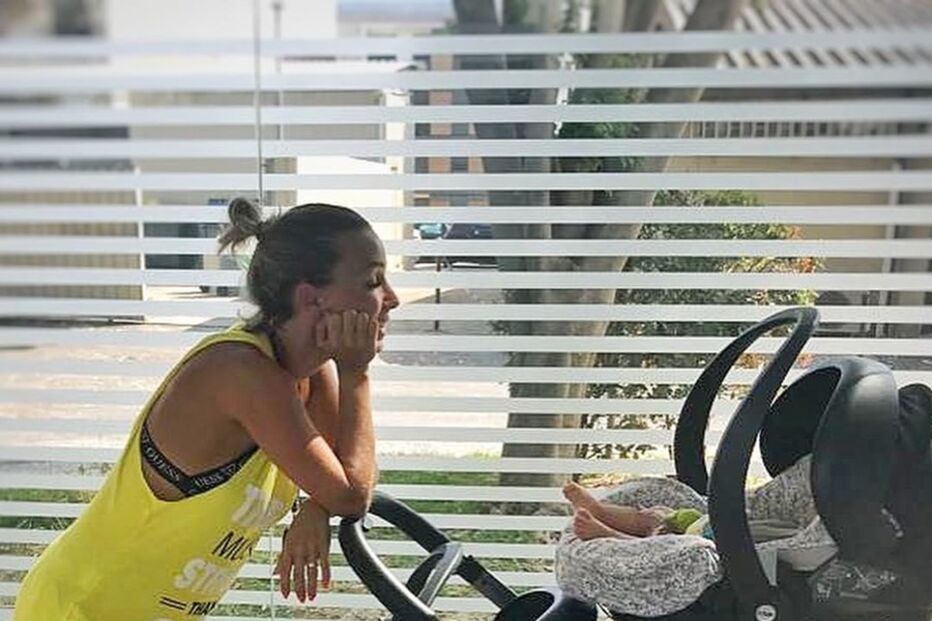 Luciana Abreu mostra fotos a passear com as filhas gémeas