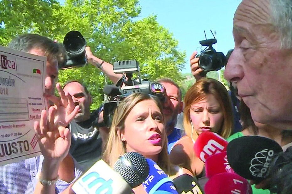 Marcelo Rebelo de Sousa recebido por professores em protesto em Celorico de Basto