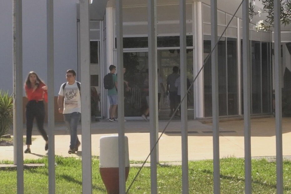 Jovem esfaqueado em escola de Ponte de Sor