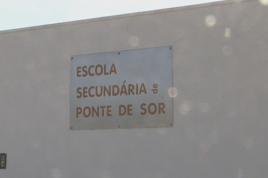 Jovem esfaqueado em escola de Ponte de Sor