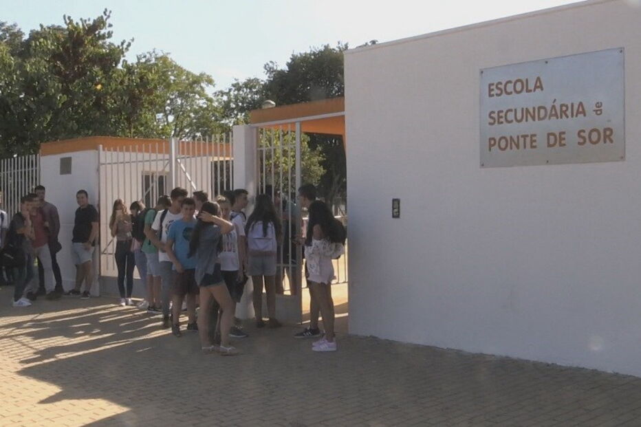 Jovem esfaqueado em escola de Ponte de Sor