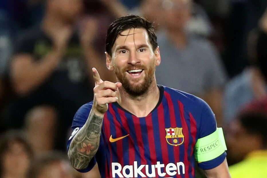 Messi marcou três golos ao PSV Eindhoven para a Champions