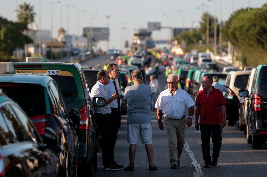 Protesto dos taxistas condicionou trânsito em Faro