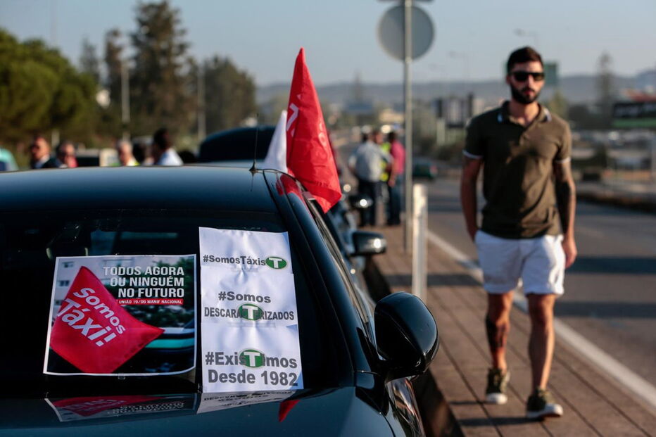 Protesto dos taxistas condicionou trânsito em Faro