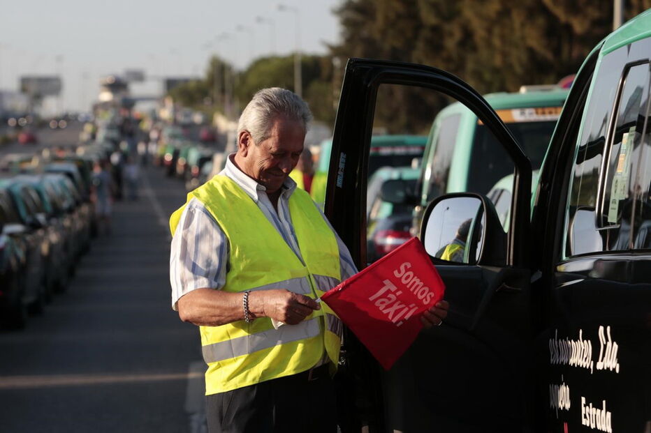 Protesto dos taxistas condicionou trânsito em Faro