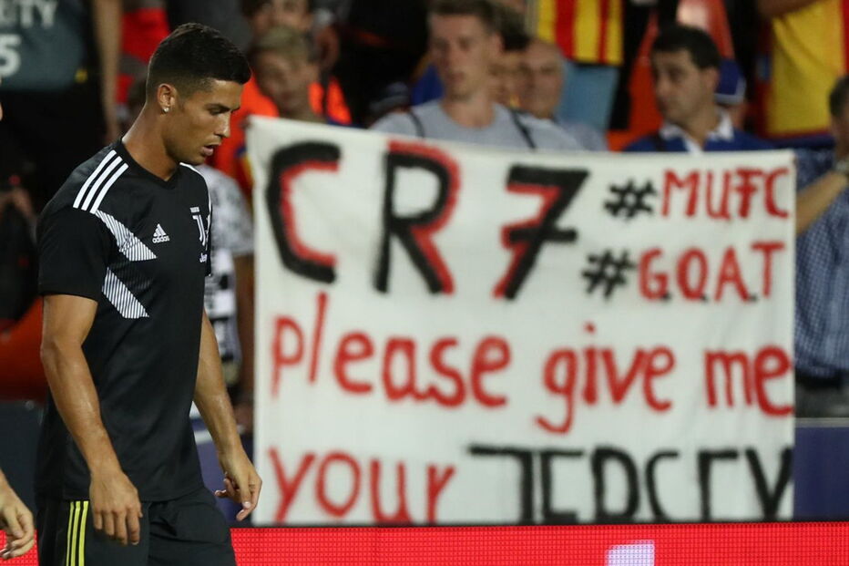 Cristiano Ronaldo expulso na estreia europeia pela Juventus 