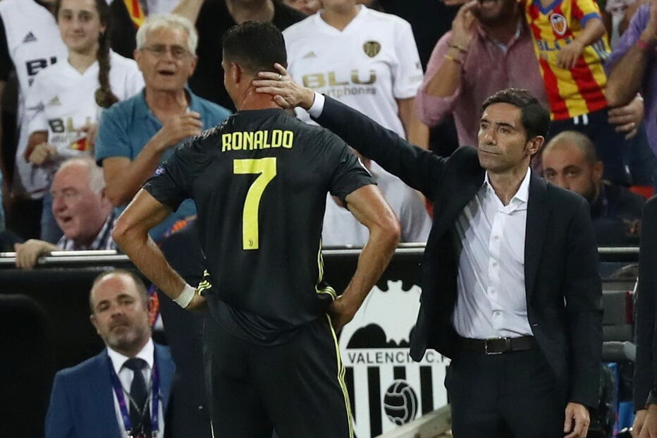 Cristiano Ronaldo expulso na estreia europeia pela Juventus