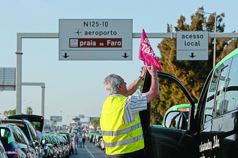 Greve dos taxistas em Faro