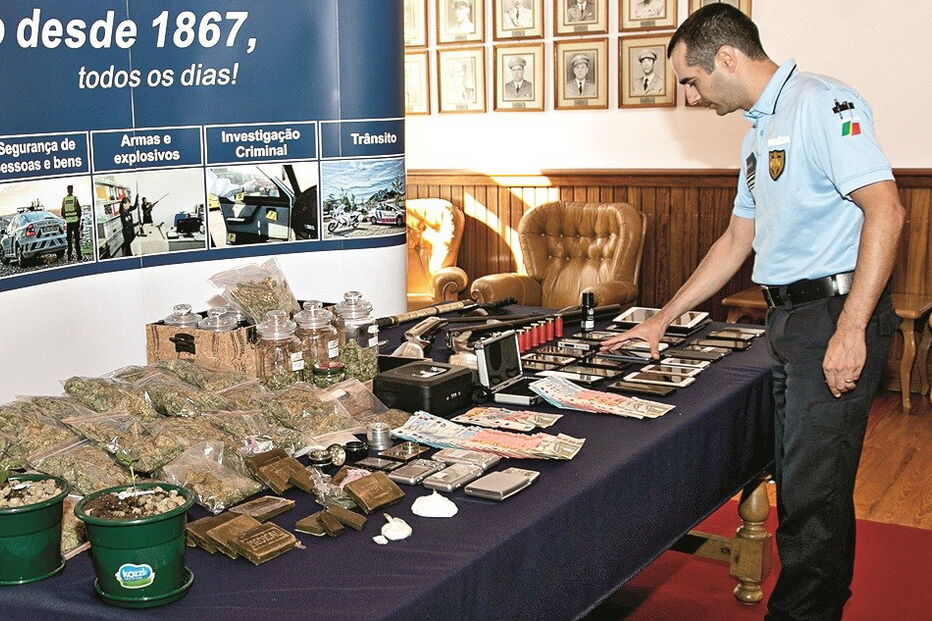 PSP mostrou resultados de operação que levou à detenção de 16 pessoas   