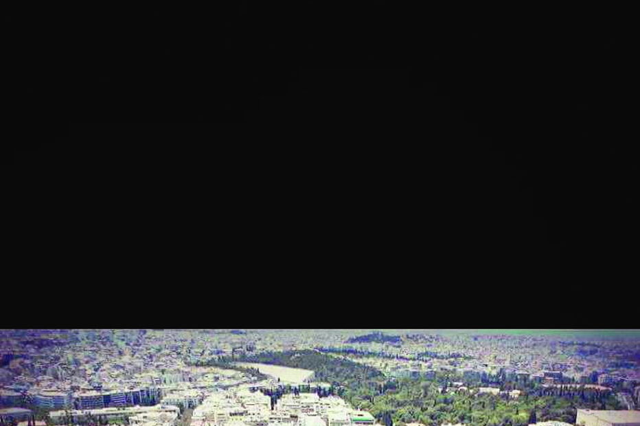 Nuno Cabral,  ex-delegado da Liga, enviava fotografias de várias mulheres em poses sensuais, nas quais relatava os preços que estas cobravam por noite. Nos mails, para além de se falar da oferta de bilhetes,  são usados nomes de código, como ‘discoteca’, para discutir o tema. O CM tentou, sem êxito, contactar Nuno Cabral, que nunca atendeu o telemóvel nem respondeu às mensagens enviadas   