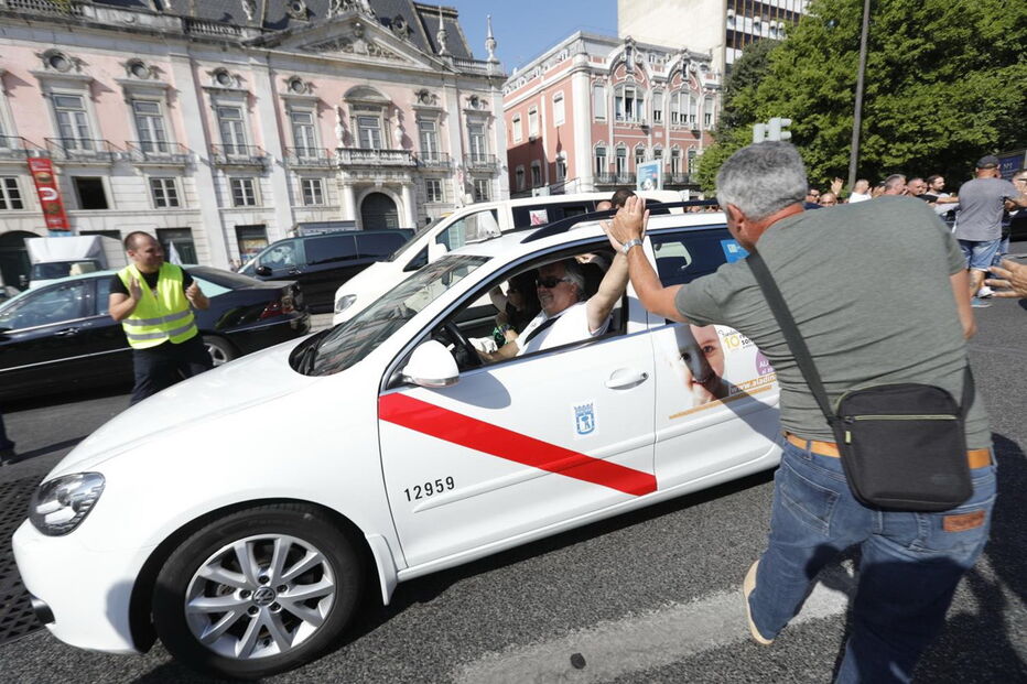 Manifestação dos taxistas continua esta quinta-feira