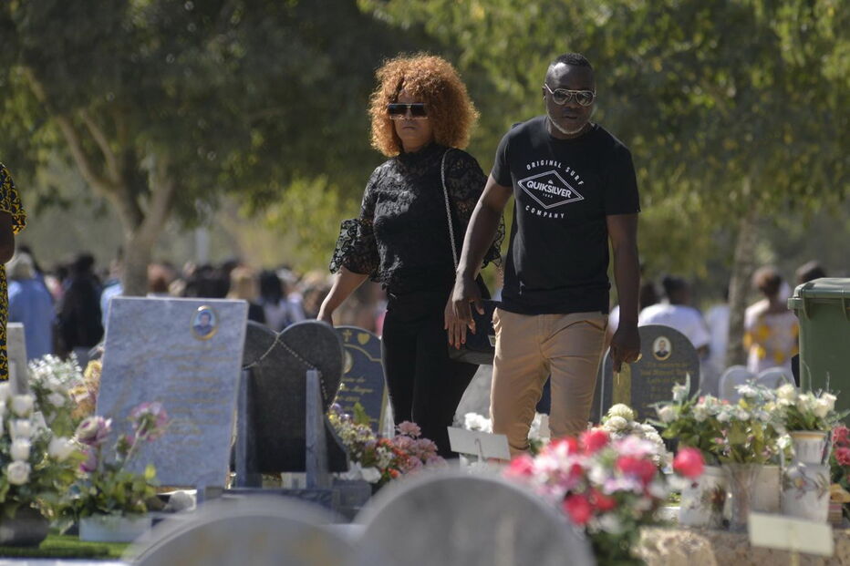 Familiares e amigos prestam última homenagem a irmã de Djaló