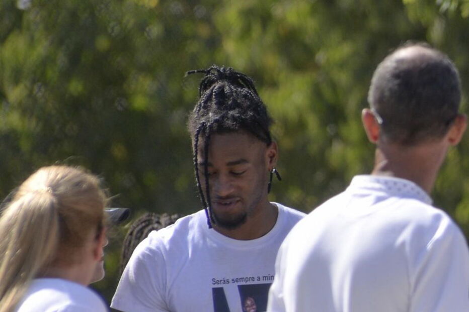 Familiares e amigos prestam última homenagem a irmã de Djaló