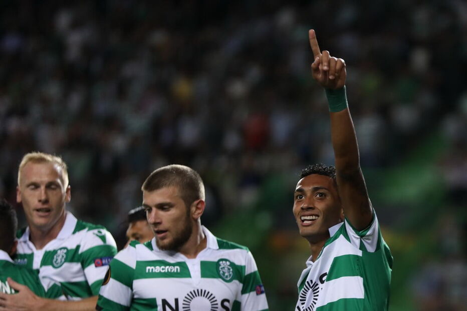 Raphinha celebra o golo marcado ao Qarabag